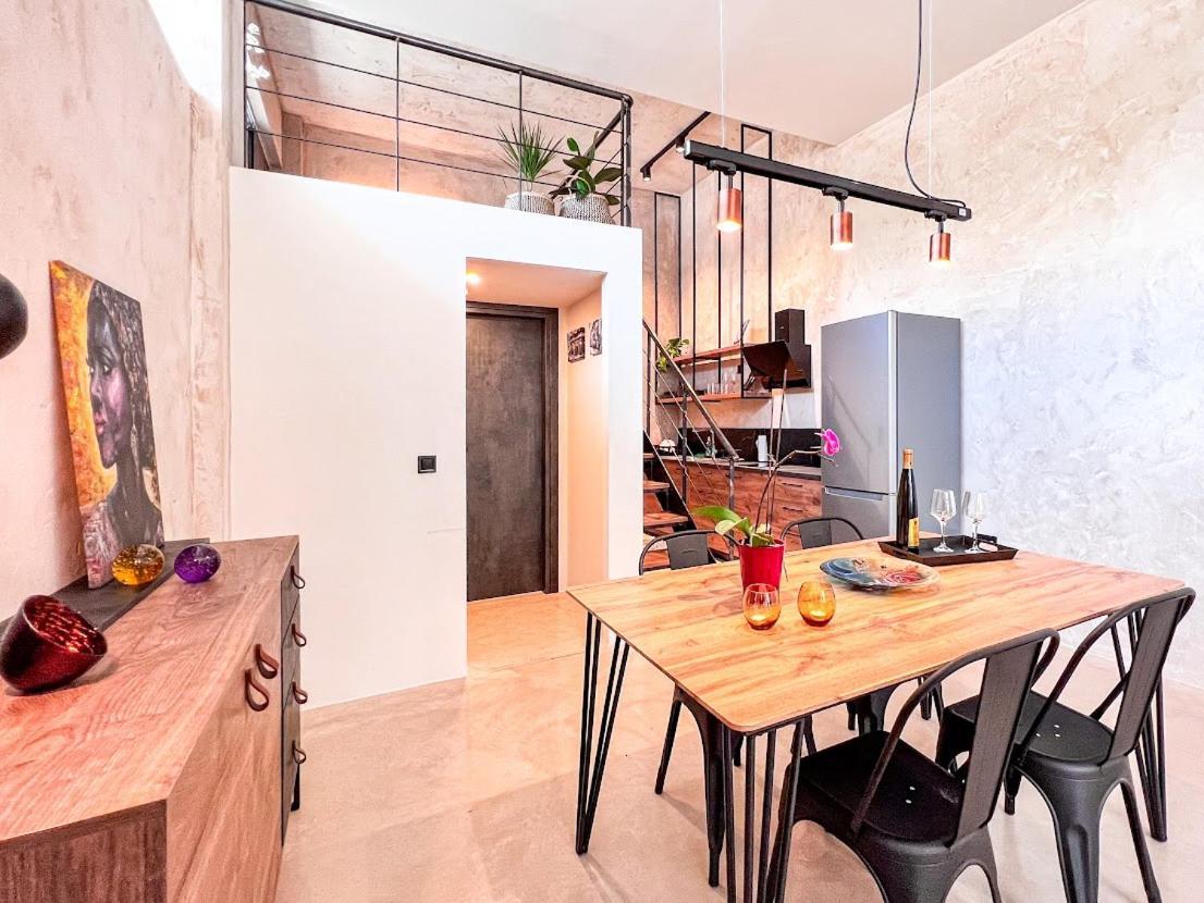Mini Loft Apartment Kalamata Bagian luar foto