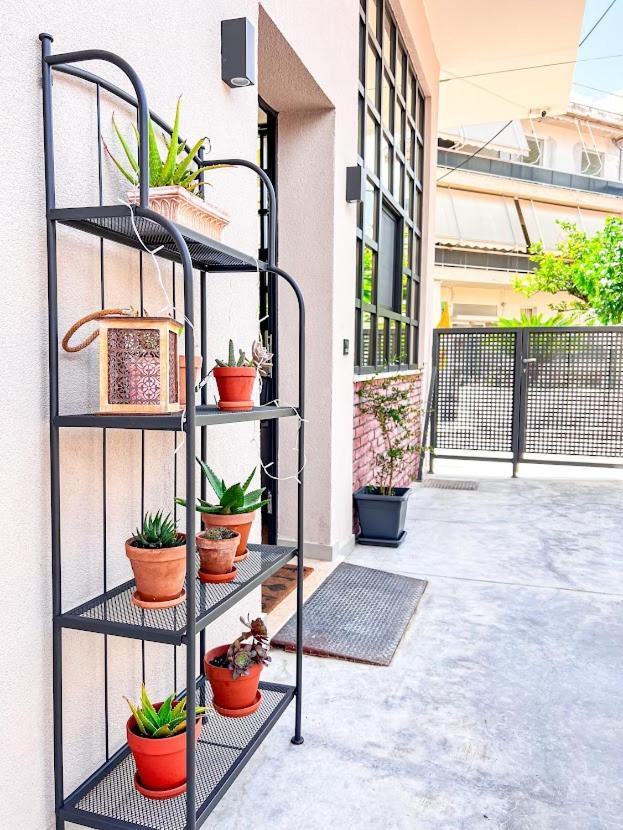 Mini Loft Apartment Kalamata Bagian luar foto