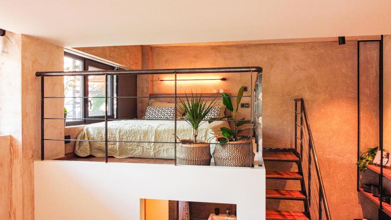 Mini Loft Apartment Kalamata Bagian luar foto