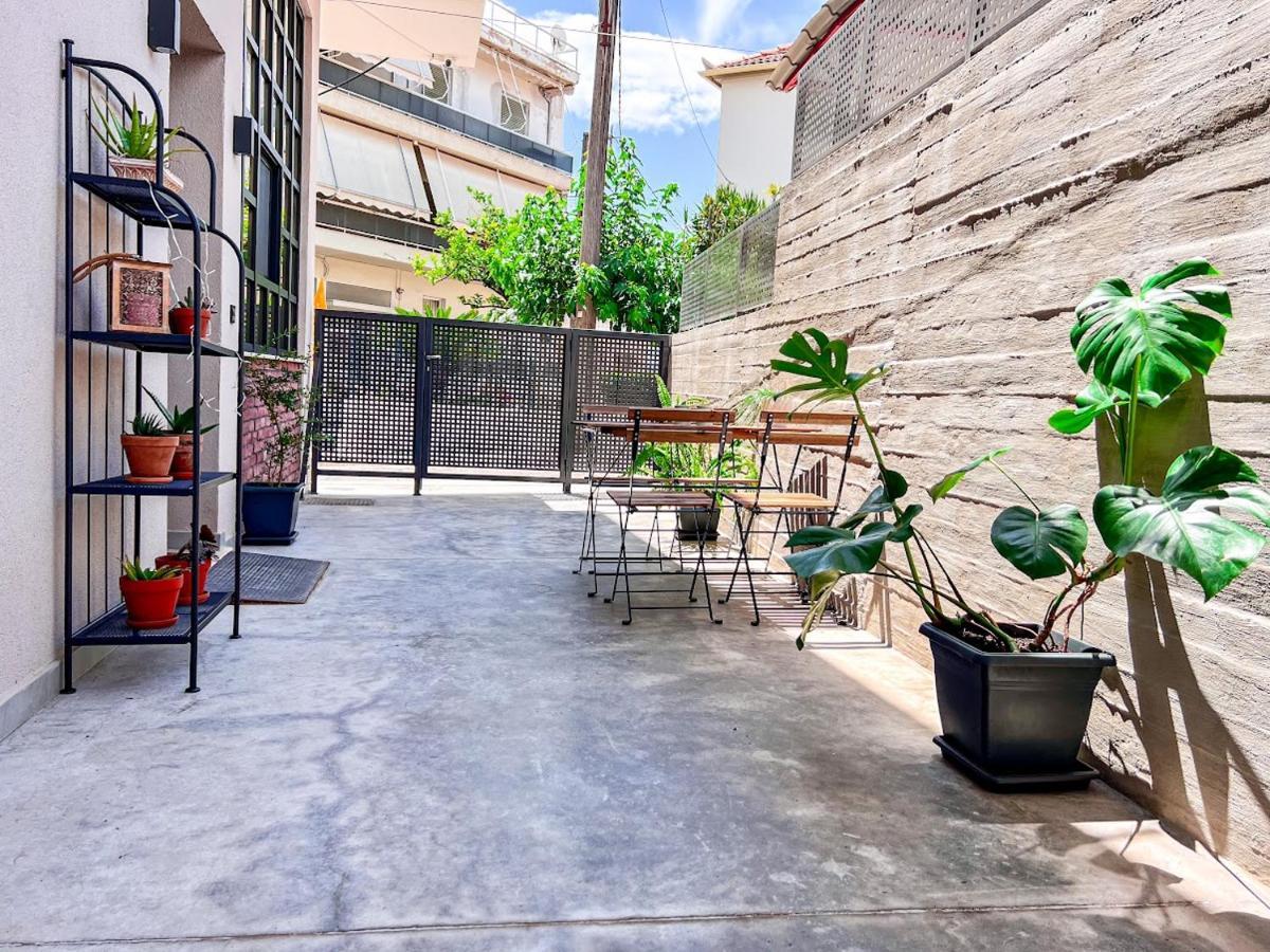 Mini Loft Apartment Kalamata Bagian luar foto